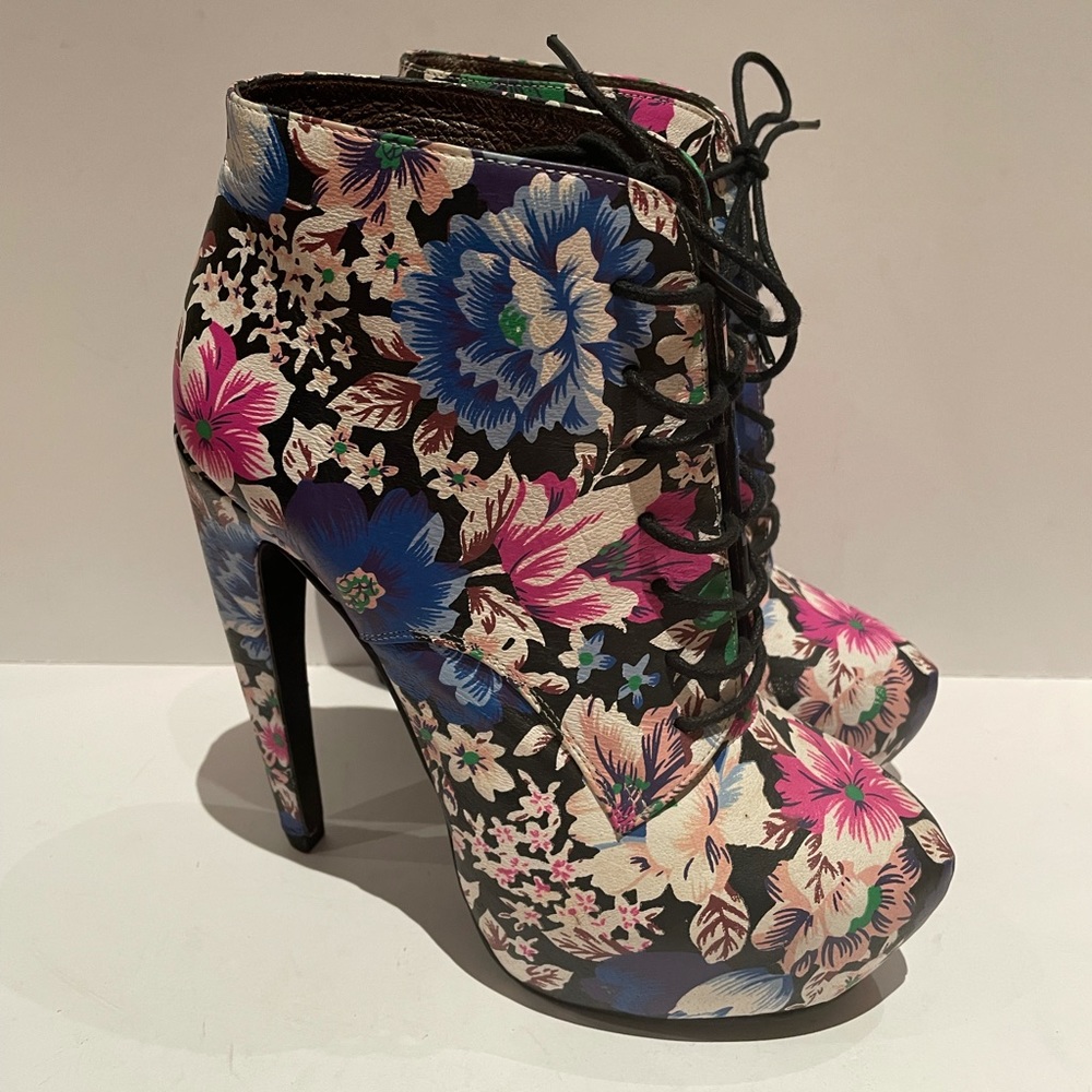 Aldo Agreda Floral Booties Size 6.5